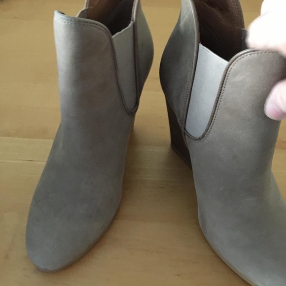 STUNNING Coach tan suede wedge boots 👀🤎🤍 - Picture 4 of 5